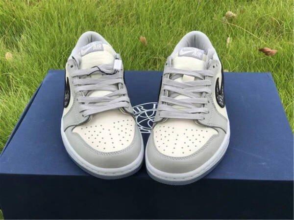Nike Jordan 1 Retro Low Dior - Imagem 3