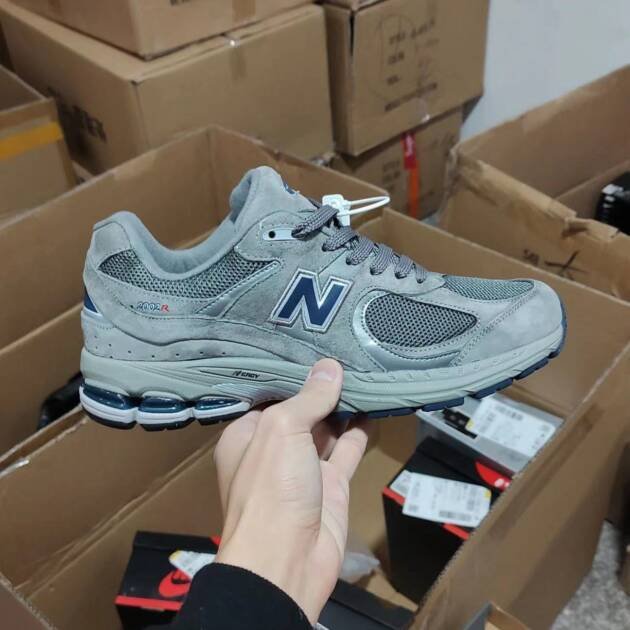 New Balance 2002R
