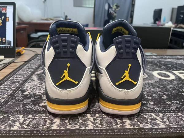 Nike Air Jordan 4 Retro Cal/Marquette - Imagem 8